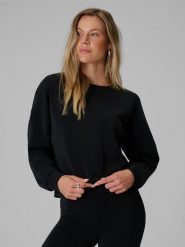 4F Bluza dresowa regular z modalem damska - czarna XS. Czarne bluzy 4f, xs, bez wzorów, z dresówki, bez kaptura. Za 169.99 zł.