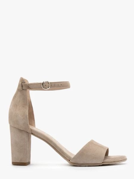 Beżowe sandały z zabudowaną piętą. Brązowe sandały Ryłko, bez wzorów, ze skóry, bez obcasa, na słupku, bez zapięcia. W wyprzedaży za 279.99 zł.