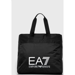 EA7 Emporio Armani - Torebka. Czarne torby na ramię EA7 Emporio Armani, bez wzorów, z materiału, casualowe, do ręki, duże, z nadrukiem, bez dodatków. W wyprzedaży za 199.90 zł.