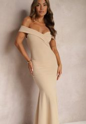 Jasnobeżowa Taliowana Sukienka Maxi z Rozcięciem Perlina. Brązowe sukienki Renee, l, bez wzorów, eleganckie, bez kołnierzyka, bez ramiączek, maxi, rozkloszowane. Za 139.99 zł.