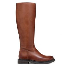 Oficerki Geox. Brązowe kozaki Geox, bez obcasa, na płaskiej podeszwie, bez zapięcia. Za 819.99 zł.