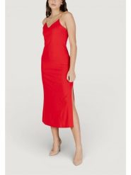 Morgan Sukienka koktajlowa 261-RYAN Czerwony Regular Fit. Czerwone sukienki Morgan, bez wzorów, z syntetyku, wizytowe, bez kołnierzyka, bez ramiączek. Za 279.99 zł.