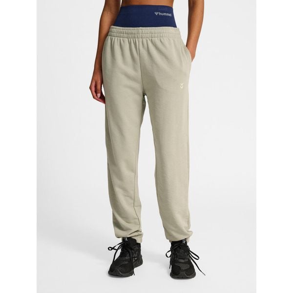 Damskie spodnie dresowe Hummel Pulse. Szare spodnie dresowe Hummel, bez wzorów, z dresówki, na fitness i siłownię. Za 131.00 zł.