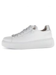 Gabor Skórzane sneakersy w kolorze białym rozmiar: 38. Białe trampki Gabor, bez wzorów, ze skóry, bez zapięcia. Za 277.36 zł.