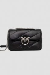 PINKO Czarna listonoszka ze srebrnymi okuciami damska Love Puff Classic. Czarne listonoszki Pinko, bez wzorów, eleganckie, bez dodatków. W wyprzedaży za 1,499.99 zł.