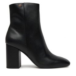 Botki MICHAEL Michael Kors. Czarne botki MICHAEL Michael Kors, bez wzorów, bez obcasa, na słupku, bez zapięcia. Za 1,129.00 zł.