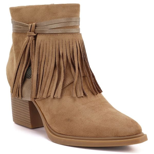 Botki damskie kowbojki z frędzlami ocieplane camel M.Daszyński. Brązowe botki M.Daszyński, bez wzorów, z nubiku, bez obcasa, bez zapięcia. Za 169.99 zł.