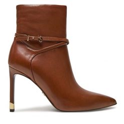 Botki Tamaris. Brązowe botki Tamaris, bez wzorów, bez obcasa, na szpilce, bez zapięcia. Za 439.99 zł.