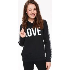 BLUZA NIEROZPINANA DAMSKA, Z KAPTUREM. Czarne bluzy TROLL, s, bez wzorów, z dzianiny, bez ramiączek. W wyprzedaży za 59.99 zł.