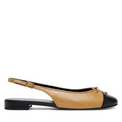 Sandały Tory Burch. Brązowe sandały Tory Burch, bez wzorów, bez obcasa, na płaskiej podeszwie, bez zapięcia. Za 1,499.00 zł.