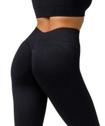 Legginsy treningowe damskie Carpatree Elite. Czarne legginsy Carpatree, s, bez wzorów, z dzianiny, z podwyższonym stanem. Za 150.99 zł.