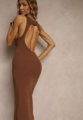 Brązowa Prążkowana Sukienka z Wiskozą o Dopasowanym Kroju z Odkrytymi Plecami Saranire. Brązowe sukienki Renee, na co dzień, bez wzorów, z jeansu, eleganckie, bez kołnierzyka, bez ramiączek, midi, dopasowane. Za 39.99 zł.