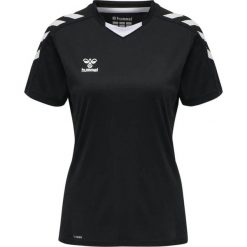 Koszulka sportowa z krótkim rękawem damska Hummel Core XK Poly Jersey S/S Woman. Czarne koszulki sportowe Hummel, bez wzorów, z jersey, bez ramiączek, do piłki nożnej. Za 84.00 zł.