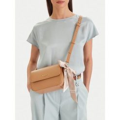 Torebka MEXX. Brązowe listonoszki Mexx, bez wzorów, bez dodatków. Za 149.99 zł.