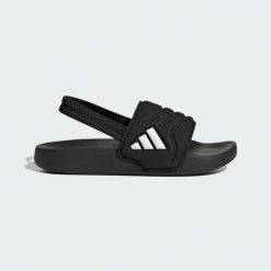 Klapki Adilette Estrap 2.0 Slides Children. Białe klapki Adidas, bez wzorów, bez obcasa. Za 109.00 zł.