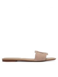 Calvin Klein Klapki Square Flat Sndl Embl Suede HW0HW03055 Beżowy. Brązowe klapki Calvin Klein, bez wzorów, ze skóry, bez obcasa. Za 332.99 zł.
