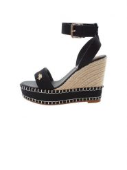 U.S. Polo Assn. Sandały w kolorze czarno-beżowym na koturnie rozmiar: 36. Brązowe sandały U.S. Polo Assn., bez wzorów, z otwartym noskiem, bez obcasa, na koturnie, bez zapięcia. Za 217.99 zł.