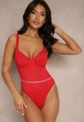 Czerwone Body z Usztywnionymi Miseczkami Dodatkowo Łańcuszek z Cyrkonii Valedi. Czerwone body Renee, m, bez wzorów. Za 44.99 zł.