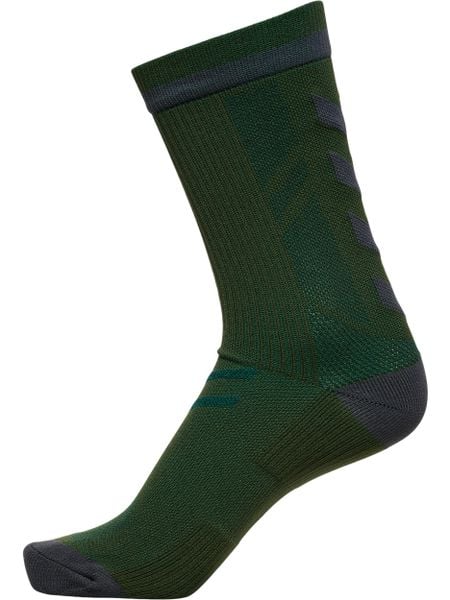 Skarpetki Hummel Elite. Zielone skarpety Hummel, bez wzorów, z elastanu. Za 80.50 zł.