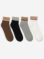 Skarpetki z bawełną 4 pack - wielobarwny. Skarpety Sinsay, bez wzorów, z bawełny. Za 17.99 zł.