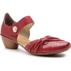 Sandały RIEKER - 43722-35 Rot. Czerwone sandały Rieker, z aplikacjami, ze skóry, bez obcasa, na obcasie, bez zapięcia. W wyprzedaży za 169.00 zł.