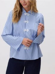 Koszula w paski - jasnoniebieski. Niebieskie koszule Reserved, l, bez wzorów, z bawełny, bez kołnierzyka, bez ramiączek. Za 139.99 zł.