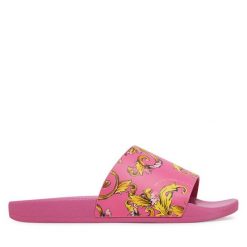 Klapki Versace Jeans Couture. Czerwone klapki Versace Jeans Couture, bez wzorów, z jeansu, bez obcasa. Za 229.99 zł.
