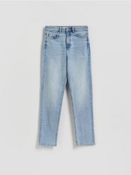 Jeansy mom fit slim z dłuższą nogawką - niebieski. Niebieskie jeansy Reserved, bez wzorów. Za 129.99 zł.