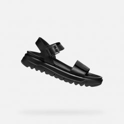 Damskie sandały Geox Xand 2.1S D. Czarne sandały Geox, bez wzorów, z gumy, eleganckie, bez obcasa, bez zapięcia. Za 398.99 zł.