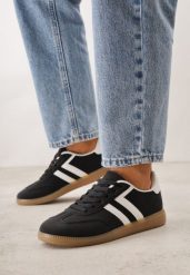 Czarne Sneakersy w Stylu Kultowych Tenisówek Genenor. Czarne obuwie sportowe Born2be, z dresówki, bez zapięcia, tenisowe. Za 99.99 zł.