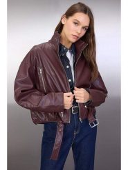 Trendyol Kurtka w kolorze bordowym ze skóry syntetycznej rozmiar: S. Czerwone kurtki Trendyol, s, bez wzorów, ze skóry, bez kaptura. Za 130.99 zł.