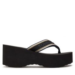 Japonki Tommy Hilfiger. Czarne klapki TOMMY HILFIGER, bez wzorów, bez obcasa. Za 159.99 zł.