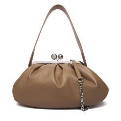 Torebka Weekend Max Mara. Brązowe torebki klasyczne Weekend Max Mara, bez wzorów, bez dodatków. Za 1,839.00 zł.