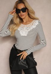 Biało-Czarna Bluzka z Prążkowanego Materiału w Paski z Koronką Irinima. Białe bluzki Renee, m, z aplikacjami, z jeansu, eleganckie, bez kołnierzyka, bez ramiączek. W wyprzedaży za 41.99 zł.