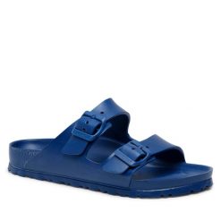 Klapki Birkenstock. Niebieskie klapki Birkenstock, bez wzorów, bez obcasa. Za 189.99 zł.