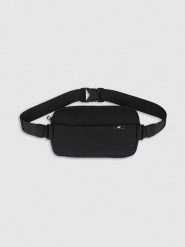 4F Saszetka sportowa w kolorze czarnym - 25 x 24 cm rozmiar: onesize. Czarne torby na ramię 4f, bez wzorów, z materiału, sportowe, przez ramię, bez dodatków. Za 97.28 zł.