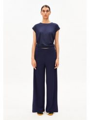 Armedangels Spodnie ''Himaari'' w kolorze granatowym rozmiar: XL. Niebieskie spodnie materiałowe ARMEDANGELS, xl, bez wzorów, z materiału. Za 234.95 zł.