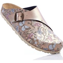 Kapcie ze skóry bonprix złocisto-brunatny w kwiaty. Klapki marki bonprix. Za 129.99 zł.