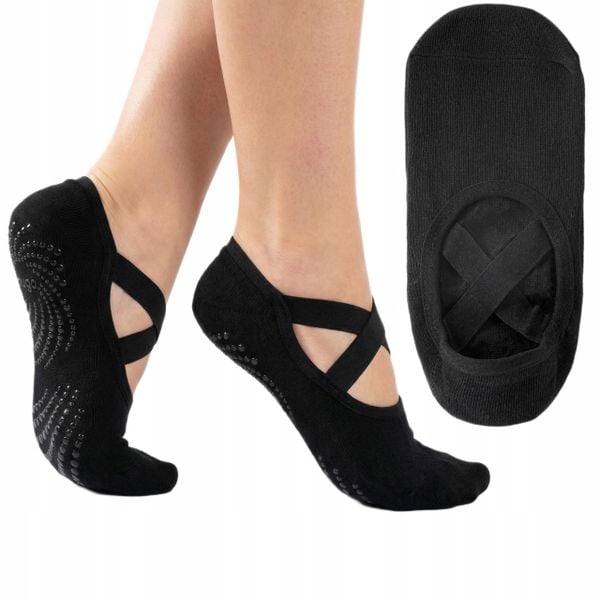 Skarpetki do jogi i pilatesu myga Gripped. Czarne skarpety MYGA, bez wzorów, z materiału. Za 39.99 zł.