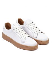 British Passport Skórzane sneakersy w kolorze białym rozmiar: 40. Białe trampki British Passport, bez wzorów, bez zapięcia. Za 347.99 zł.