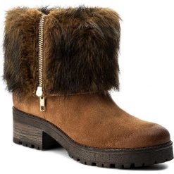 Botki MACIEJKA - 03309-29/00-3 Rudy. Brązowe botki Maciejka, bez wzorów, z futra, bez obcasa, na obcasie, bez zapięcia. W wyprzedaży za 269.00 zł.
