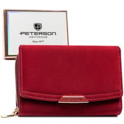 Poziomy portfel damski ze skóry ekologicznej w bordowym kolorze, zamykany suwakiem i zatrzaskiem Peterson PTN 001-THU. Czerwone portfele Peterson, bez wzorów, ze skóry ekologicznej. Za 67.99 zł.