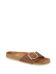 Birkenstock Skórzane klapki "Madrid Big Buckle" w kolorze jasnobrązowym rozmiar: 38. Brązowe klapki Birkenstock, bez wzorów, z nubiku, z otwartym noskiem, bez obcasa. Za 454.95 zł.