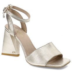 Złote Eleganckie Sandały Chebello Obuwie Damskie Ze Skóry Naturalnej. Żółte sandały CheBello, bez wzorów, ze skóry, eleganckie, bez obcasa, na obcasie, bez zapięcia. Za 329.00 zł.