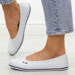 Białe baleriny tekstylne American Club Lh88. Białe trampki American CLUB, bez wzorów, z materiału, bez zapięcia. Za 79.00 zł.