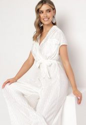 Biały Kombinezon z Kopertowym Dekoltem i Gumką w Pasie z Szerokimi Nogawkami i Paskiem Gliceri. Białe sukienki Born2be, na spotkanie biznesowe, bez wzorów, eleganckie, bez kołnierzyka, bez ramiączek, dopasowane. Za 139.99 zł.