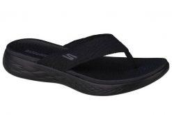 Japonki damskie, On The Go 600 Sunny. Czarne klapki Skechers, bez wzorów, z materiału, bez obcasa. Za 199.99 zł.