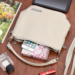 Listonoszka skórzana Beltimore T75 j. szara. Szare torebki klasyczne bez wzorów, ze skóry, na ramię, duże, bez dodatków. Za 144.90 zł.