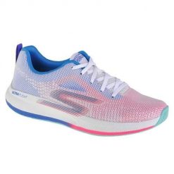 Buty do chodzenia damskie Skechers GO Run Pulse. Białe obuwie sportowe Skechers, z materiału, bez zapięcia, trekkingowe. Za 409.99 zł.
