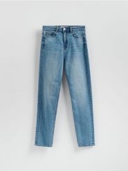 Jeansy mom fit z dłuższą nogawką - niebieski. Niebieskie jeansy Reserved, bez wzorów. Za 129.99 zł.